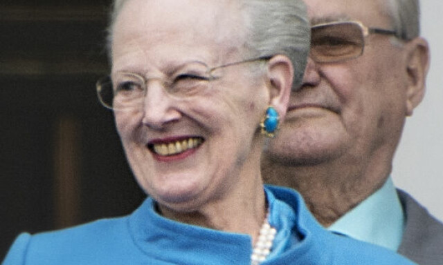 Dronning Margrethe i ny bok: - Det er ikke en naturlov at man blir dansk av å bo i Danmark